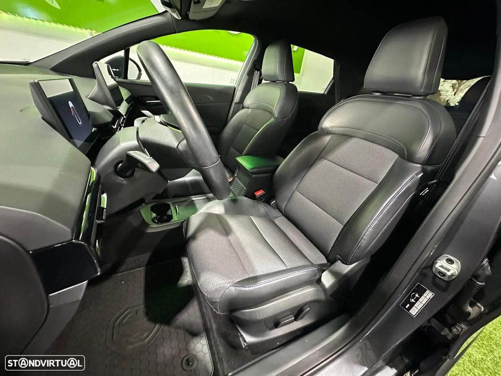 MG MG4 64 kWh Luxury - 29