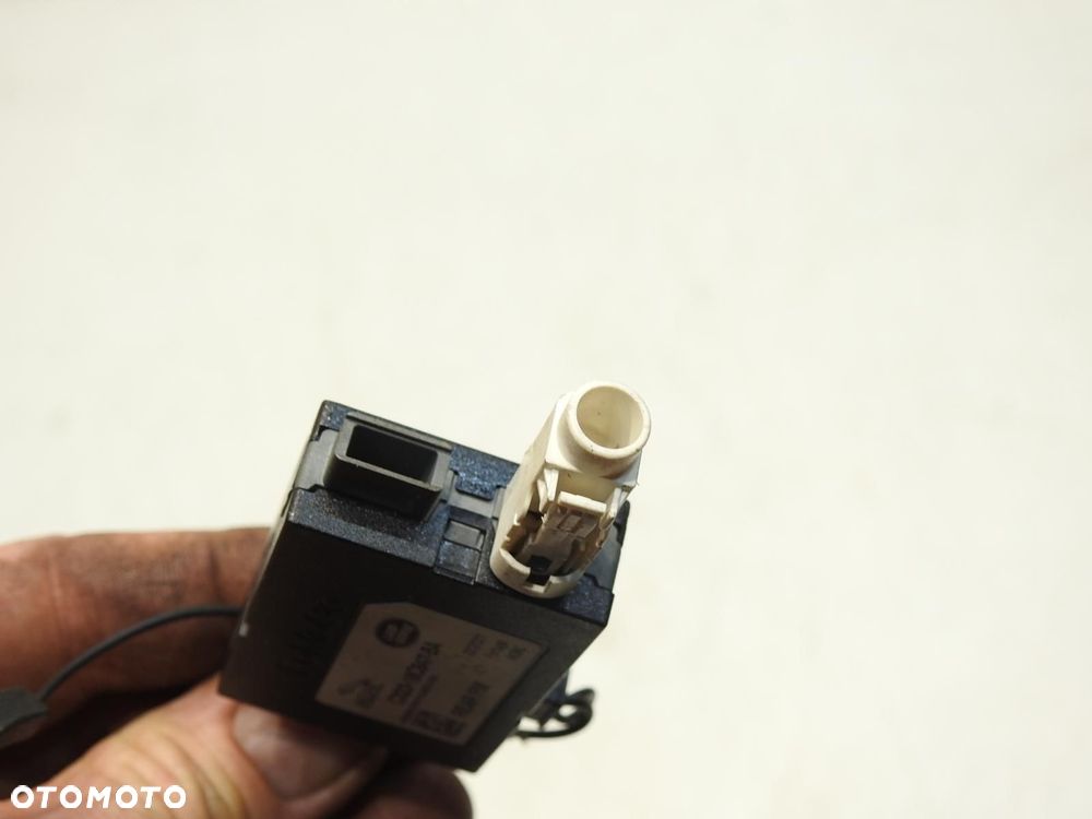 WZMACNIACZ ANTENY JAGUAR XF X250 CX23-18C847-BA - 3