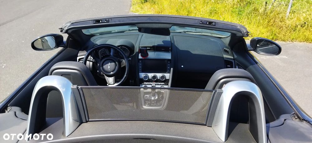 Jaguar F-Type - 8