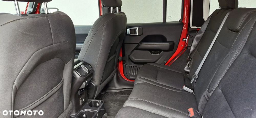 Jeep Wrangler Unlimited GME 2.0 Turbo Sahara - 12