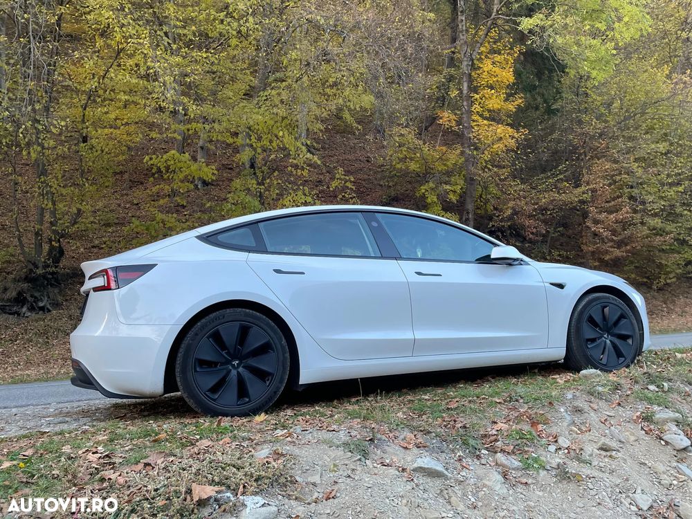 Tesla Model 3 - 5