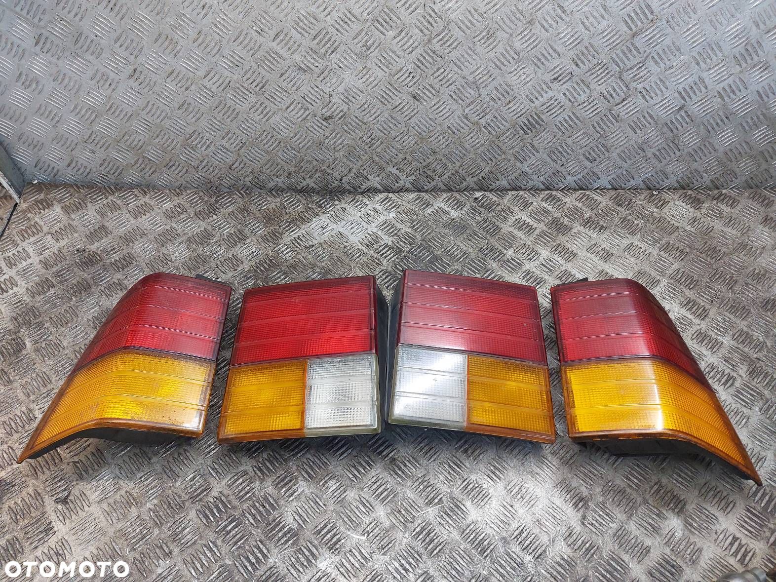 LAMPA LEWY TYŁ + PRAWY TYŁ KOMPLET SSANGYONG MUSSO - 1