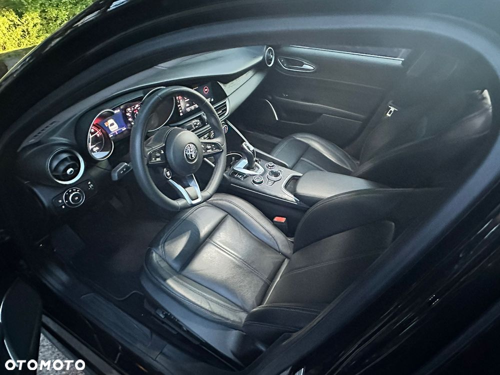 Alfa Romeo Giulia 2.0 Turbo 16V AT8-Q4 Sprint - 14