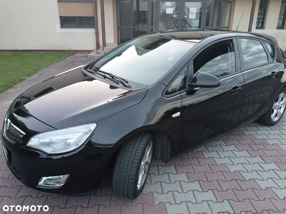 Opel Astra 1.6 Turbo 150 Jahre - 3