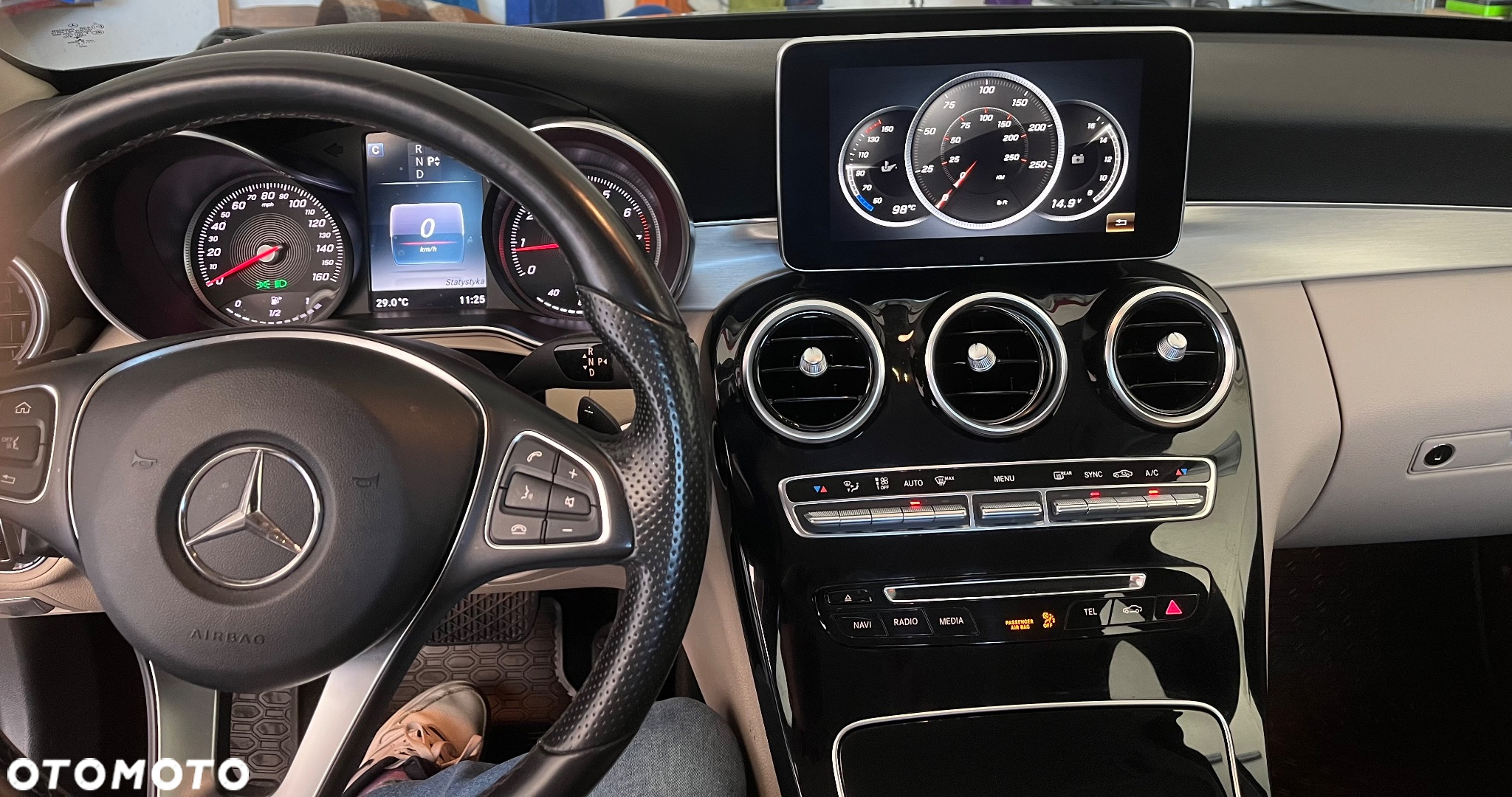 Mercedes-Benz Klasa C 300 7G-TRONIC - 21