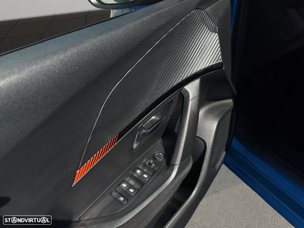 Peugeot 2008 1.2 PureTech Active - 12