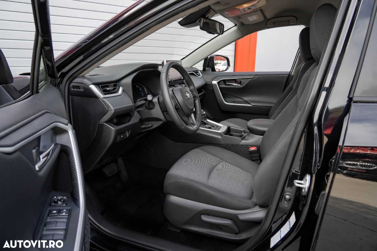 Toyota RAV4 - 10