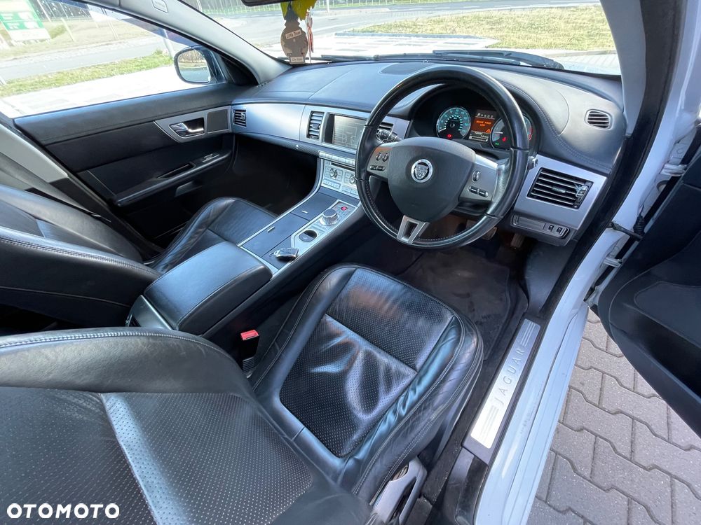 Jaguar XF 3.0 V6 D S Portfolio - 11