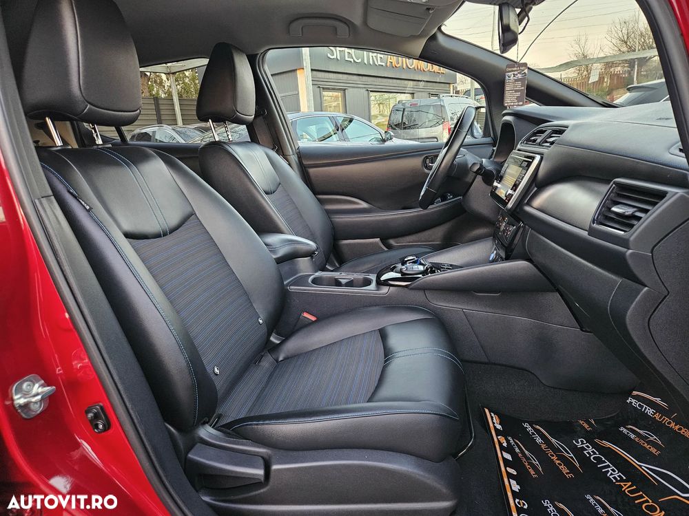 Nissan LEAF 40 kWh Tekna - 13