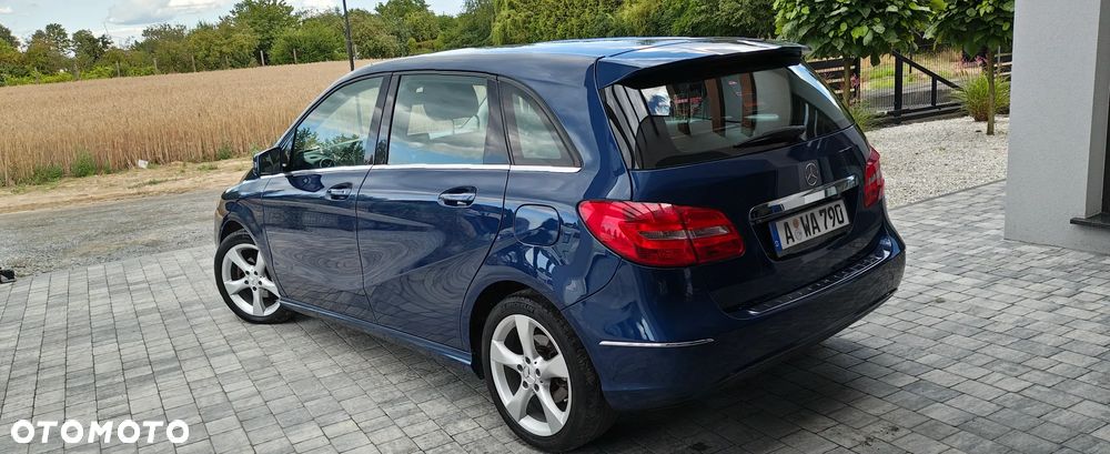 Mercedes-Benz Klasa B 180 (BlueEFFICIENCY) - 14