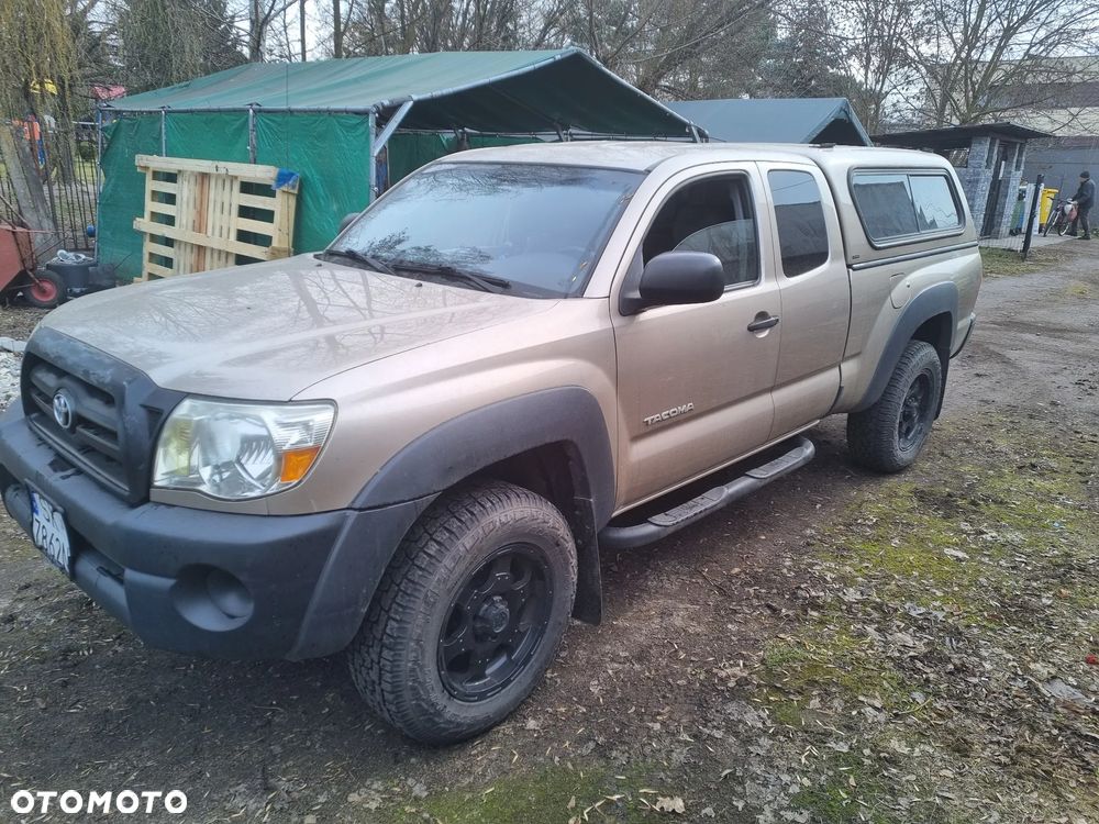 Toyota Tacoma - 2