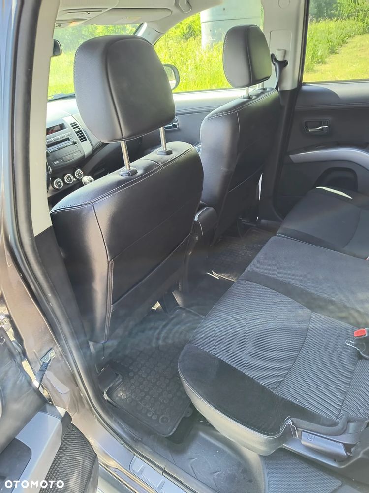 Mitsubishi Outlander 2.0 Intense + 2WD EU5 - 11