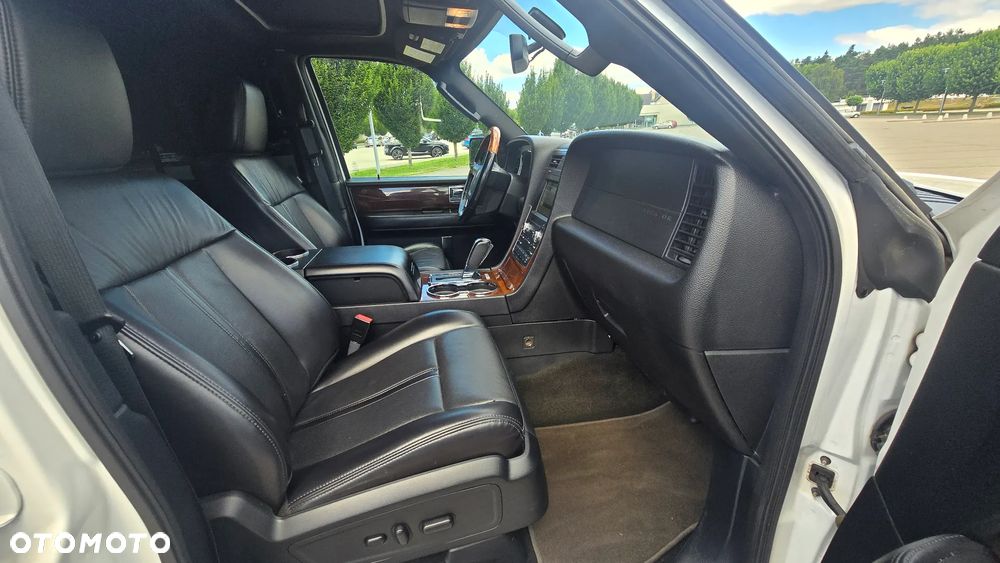 Lincoln Navigator - 22