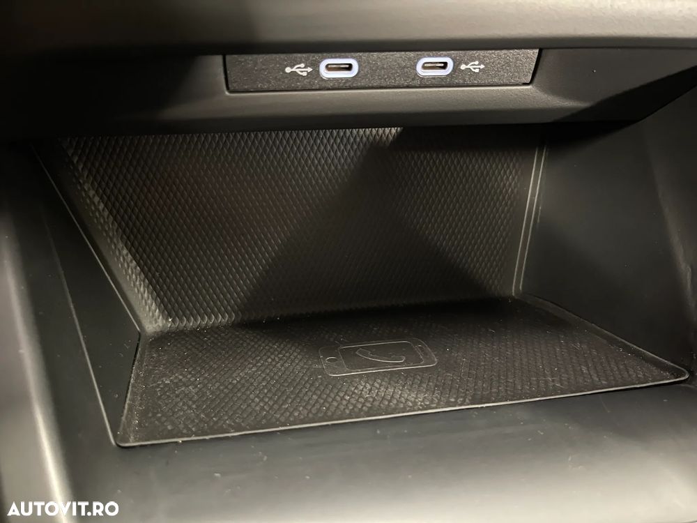Volkswagen Golf 1.0 eTSI DSG MHEV Life - 26