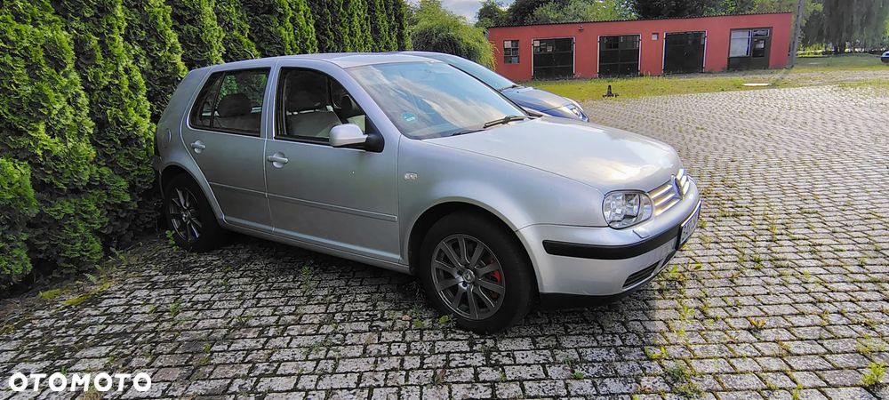Volkswagen Golf - 3