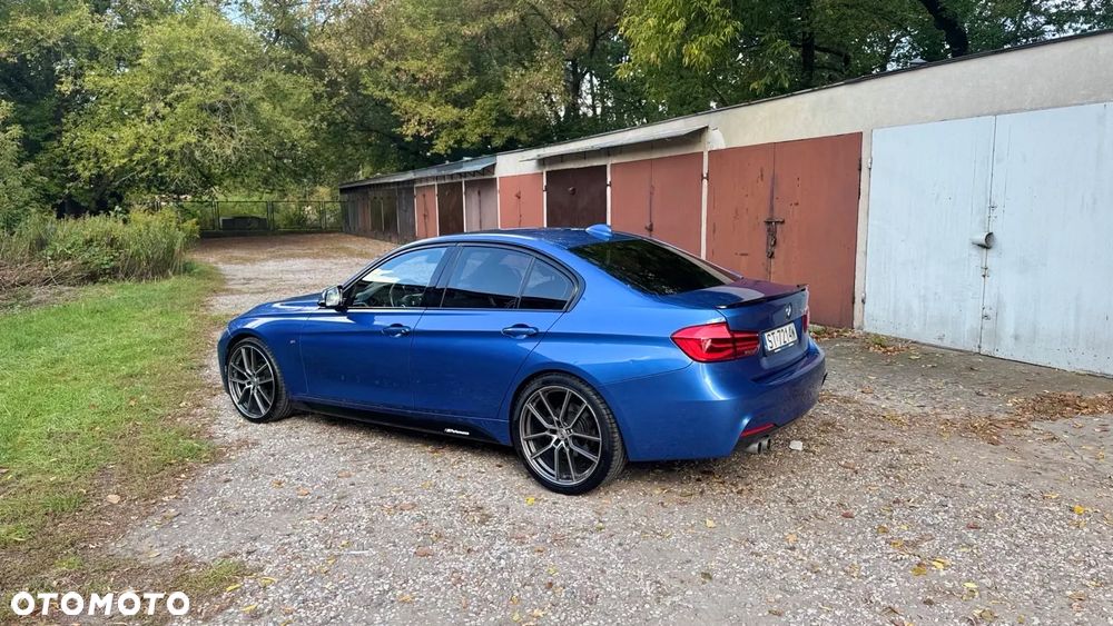 BMW Seria 3 320d - 32