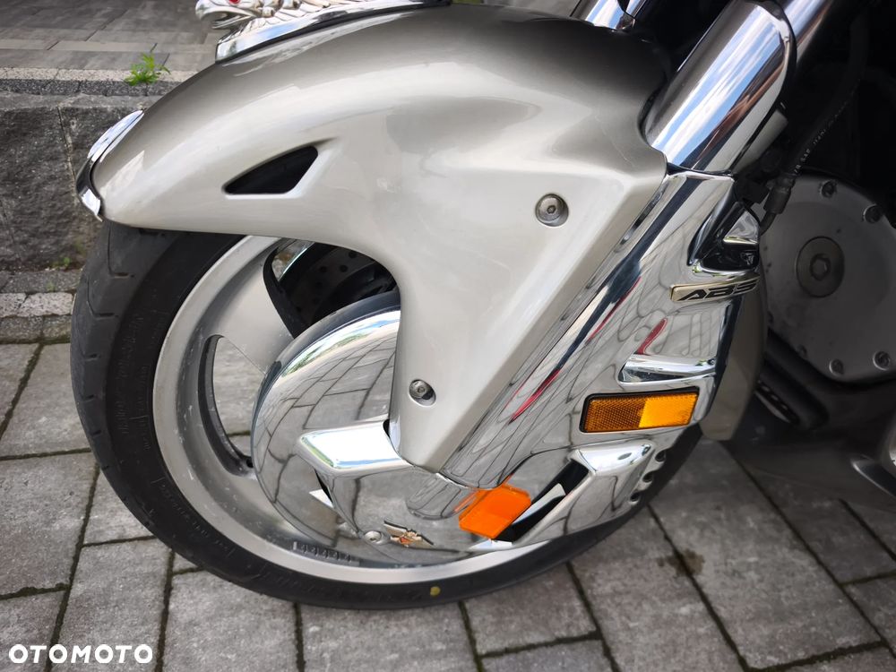 Honda GL - 11