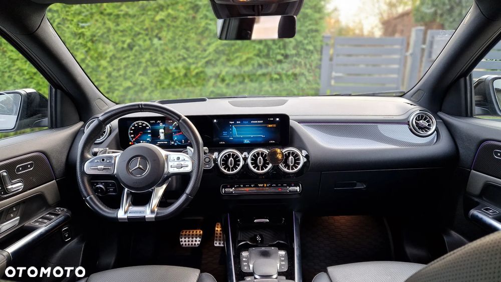 Mercedes-Benz GLA - 8