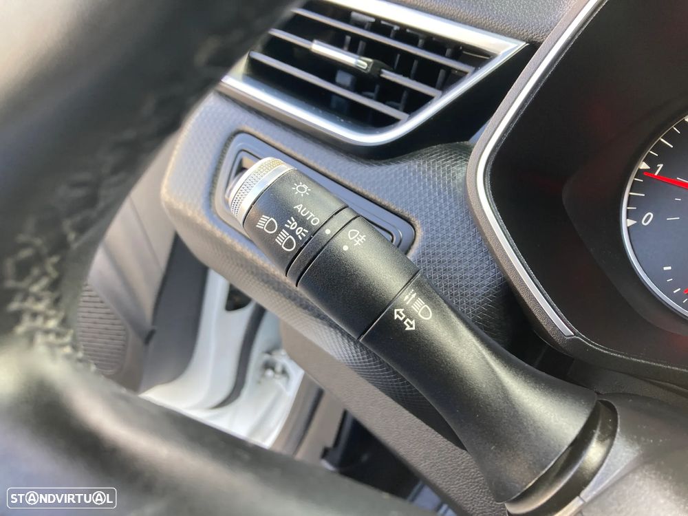 Renault Clio TCe 100 EXPERIENCE - 15