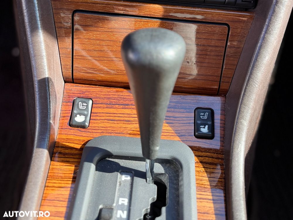 Mercedes-Benz E - 10