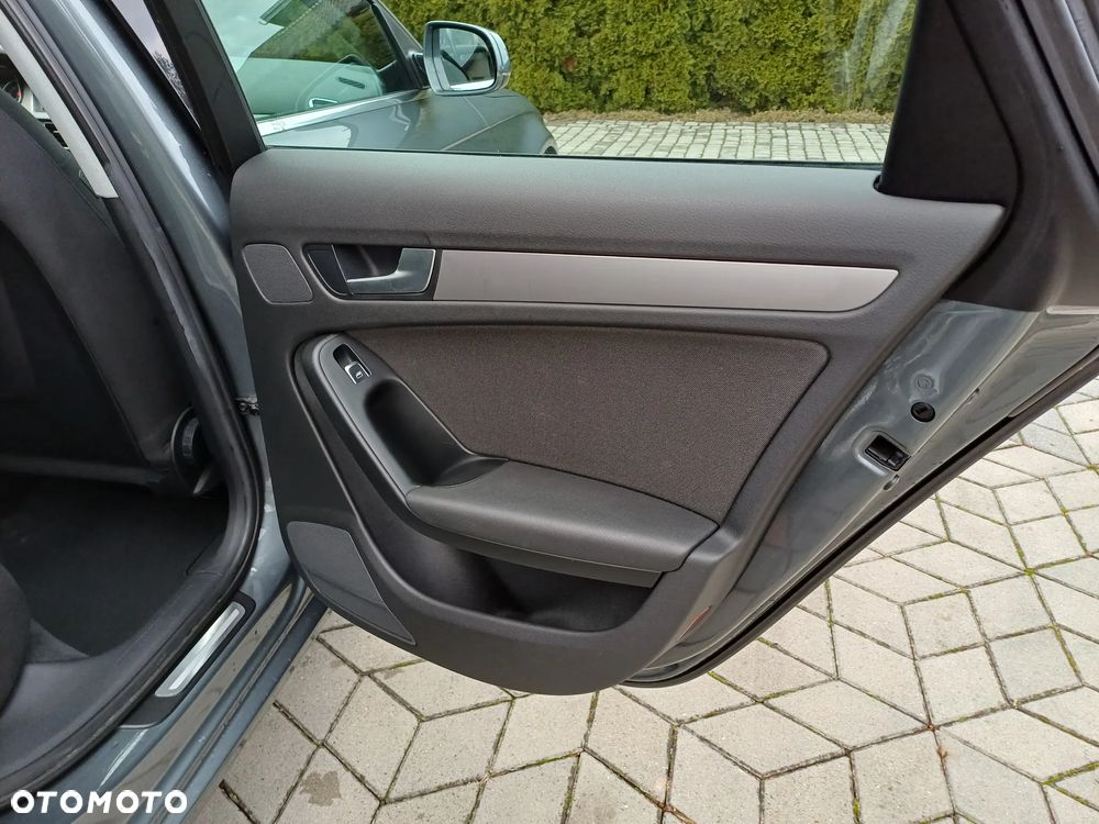 Audi A4 Avant 2.0 TDI 116g DPF Attraction - 25