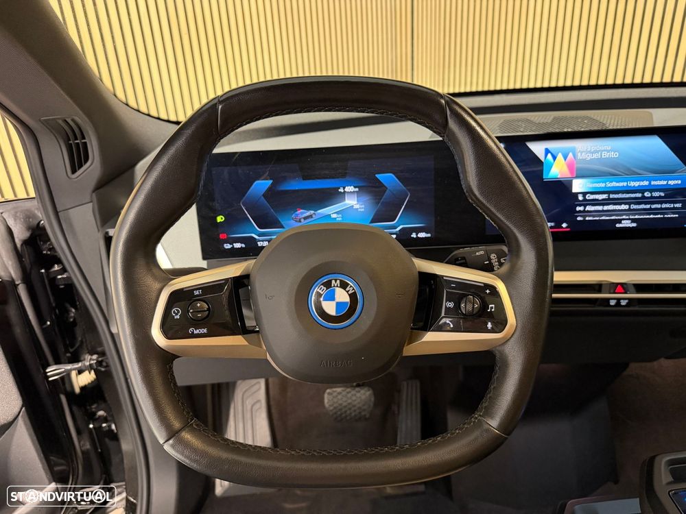 BMW iX xDrive40 - 15
