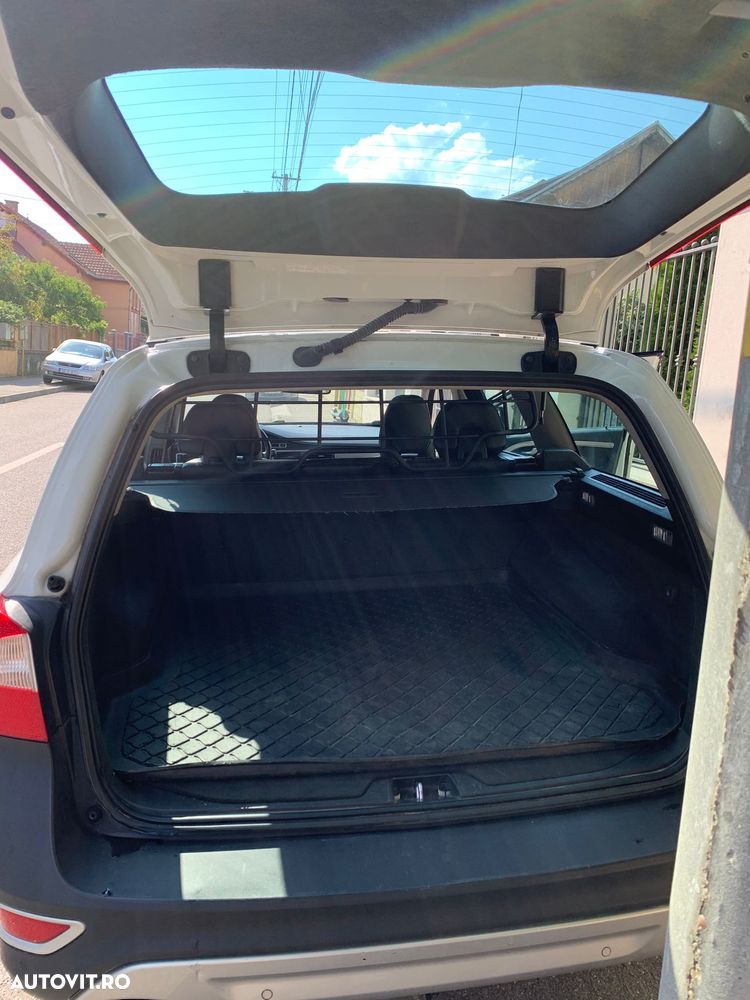 Volvo XC 70 D5 AWD Geartronic Momentum - 29