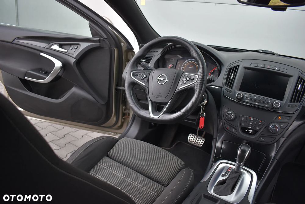 Opel Insignia - 12