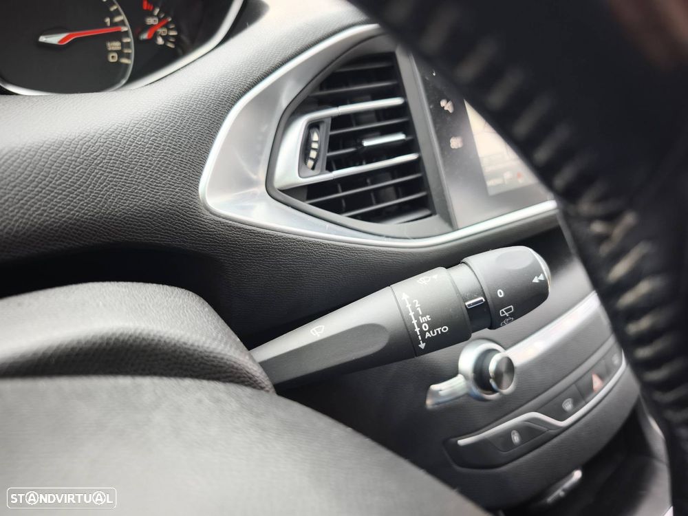 Peugeot 308 SW BlueHDi 120 Stop & Start Allure - 14