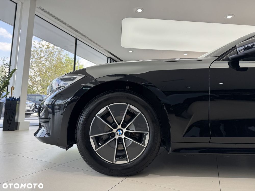 BMW Seria 3 318i Advantage - 19