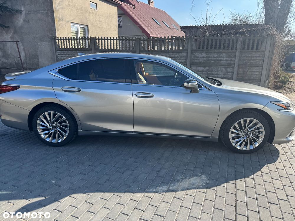 Lexus ES 300h Omotenashi - 5