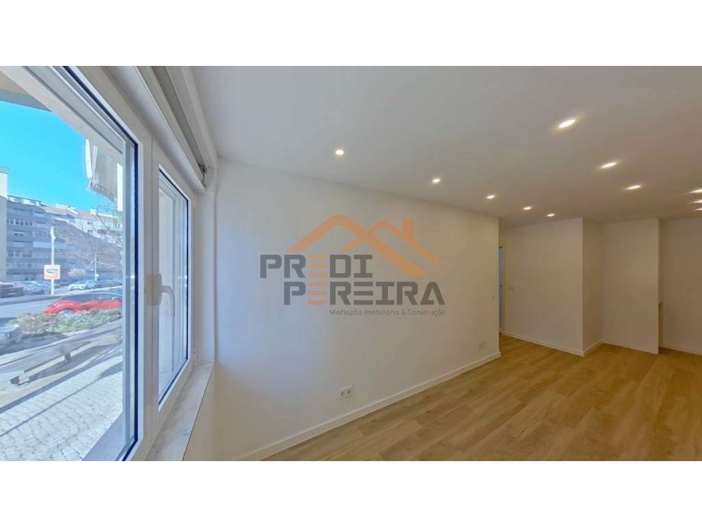 Apartamento T2, totalmente remodelado, situado em Queluz. - Grande imagem: 5/29