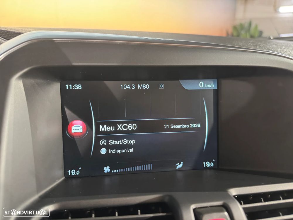 Volvo XC 60 2.0 D4 Momentum - 32