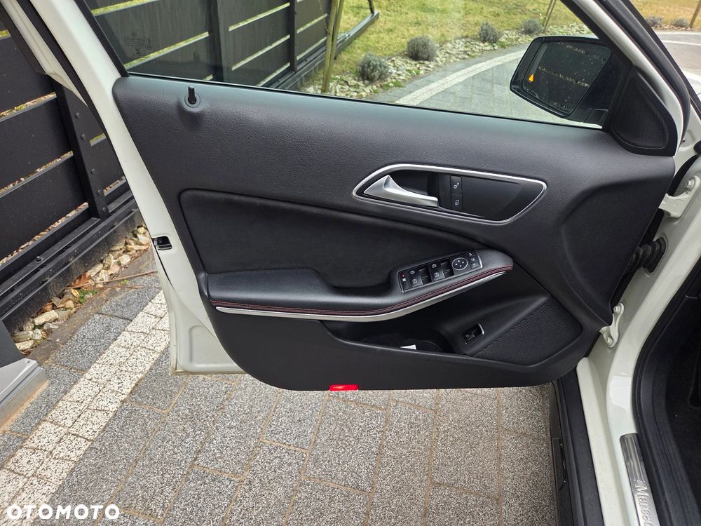 Mercedes-Benz GLA 250 4-Matic - 9