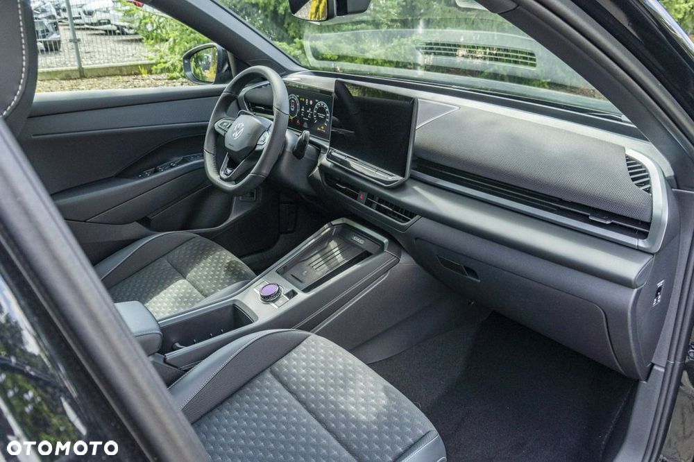 Volkswagen T-Roc - 21