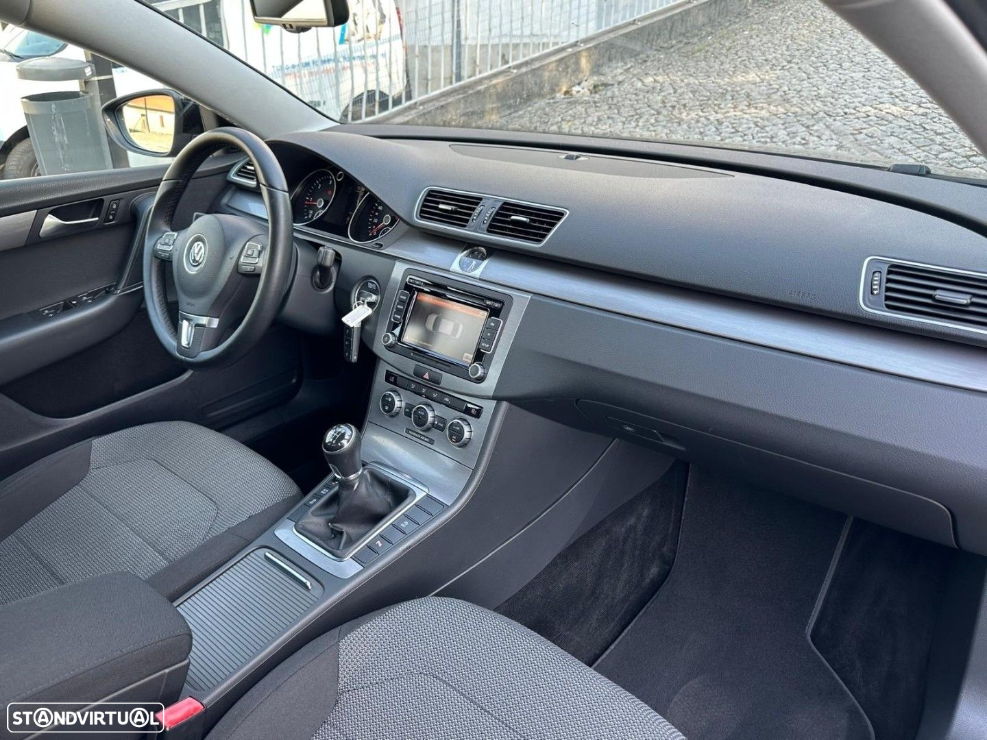 VW Passat 1.6 TDI BlueMotion - 12