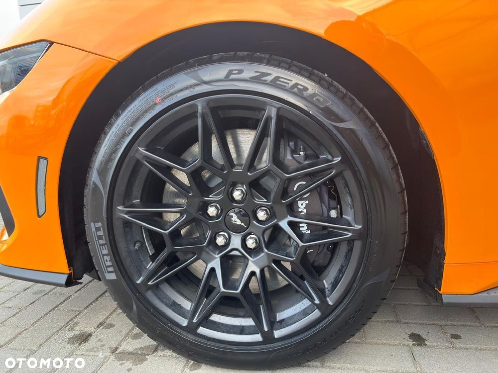 Ford Mustang - 12