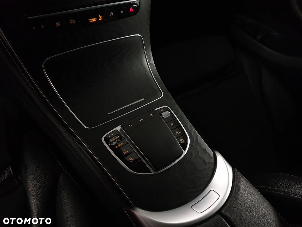 Mercedes-Benz GLC 300 de 4Matic 9G-TRONIC AMG Line Plus - 32
