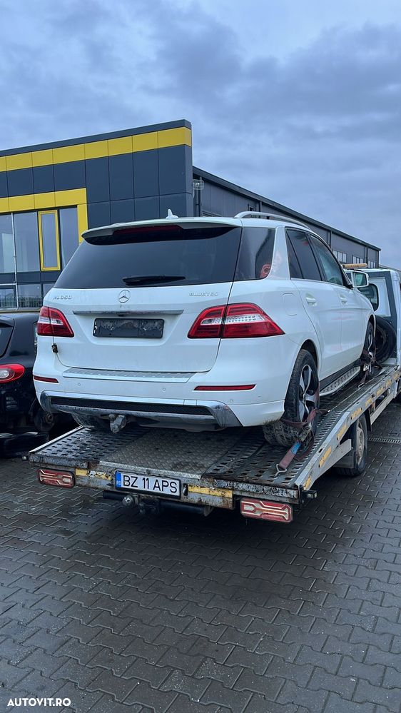 Dezmembram Mercedes Benz ML 3.0 diesel din 2014 - 2