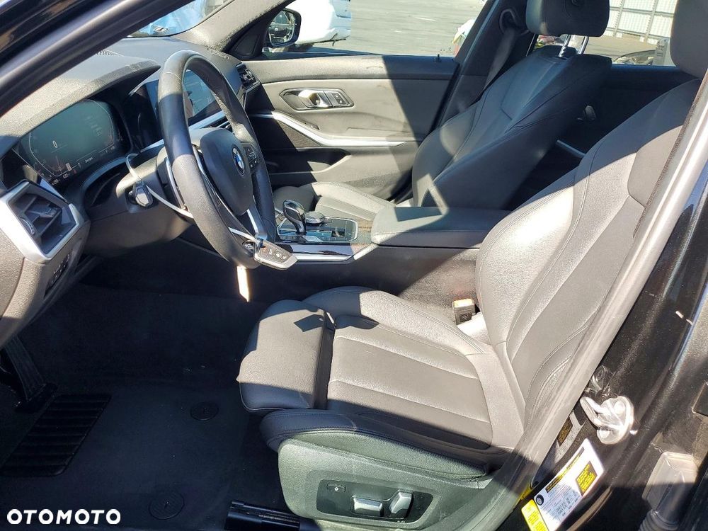 BMW Seria 3 330i Edition Luxury Line Purity - 8
