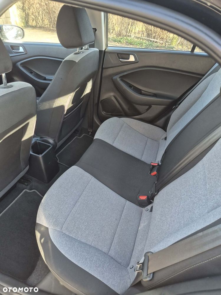 Hyundai i20 1.1 CRDi - 11