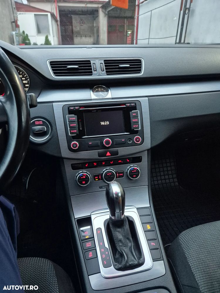 Volkswagen Passat Variant 2.0 TDI DSG BlueMotion Technology Comfortline - 13