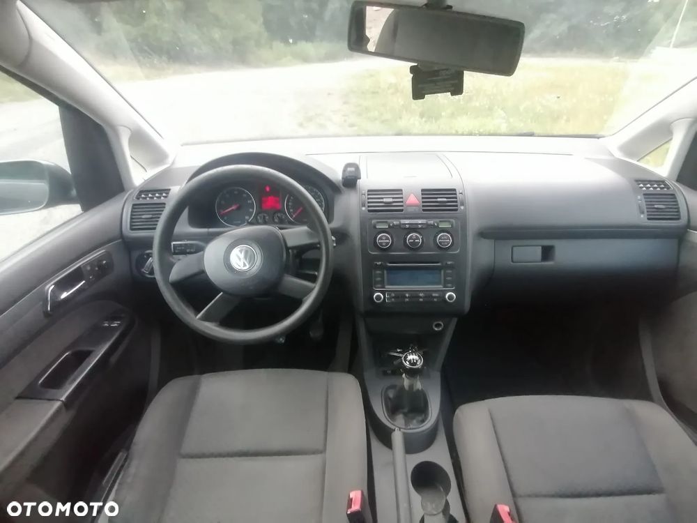 Volkswagen Touran 1.6 Conceptline - 8