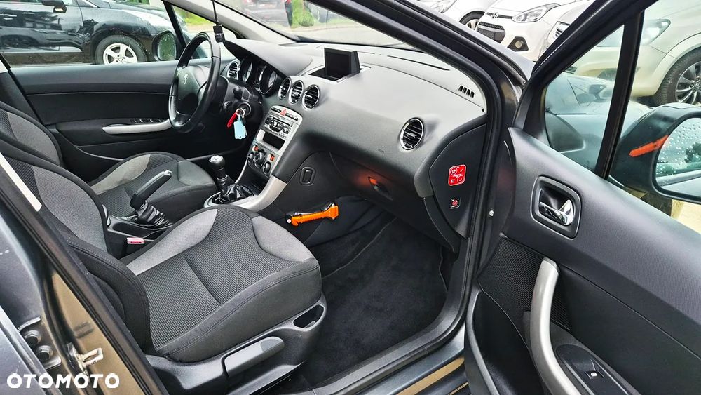 Peugeot 308 1.6 Premium Plus - 38