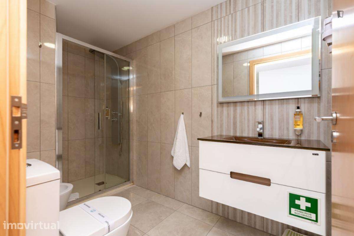 Apartamento com 2 quartos - localizado em Paranhos Porto - Grande imagem: 2/14