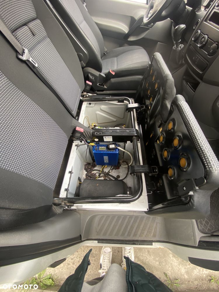 Mercedes-Benz Sprinter - 15