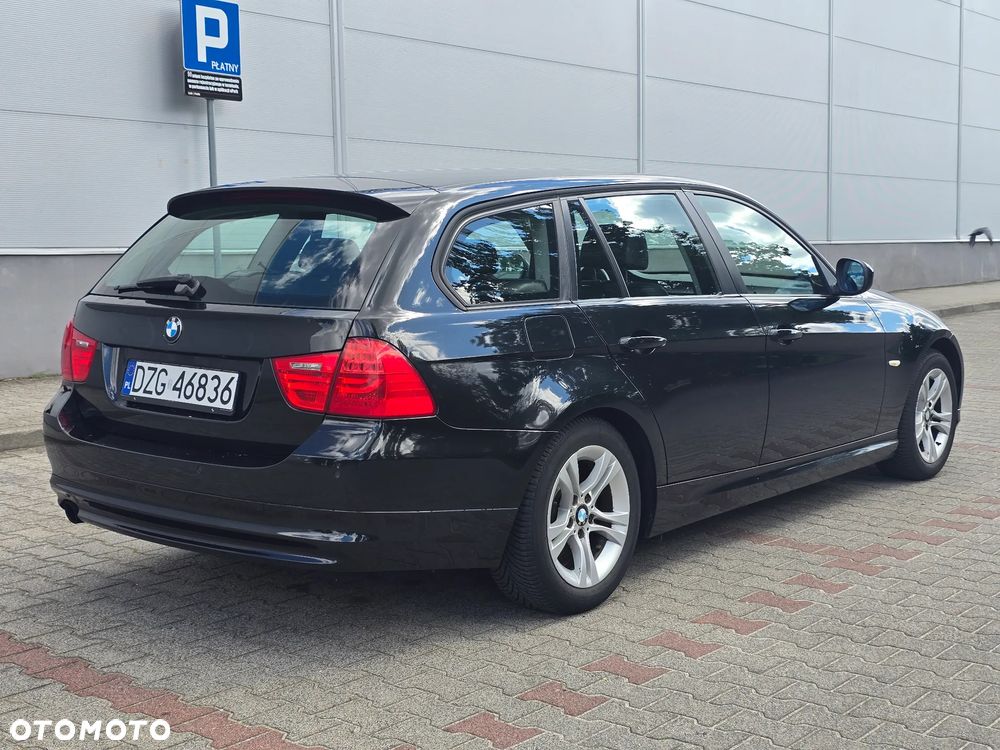 BMW Seria 3 320i - 10