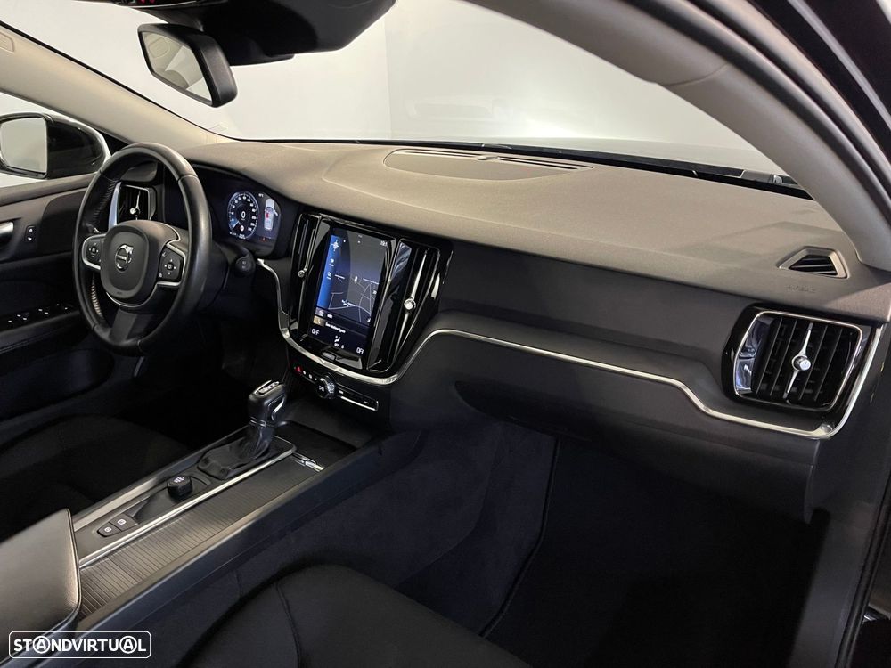 Volvo V60 2.0 D3 Momentum Geartronic - 10