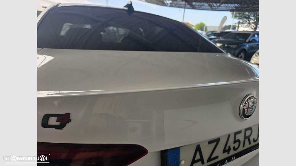 Alfa Romeo Giulia 2.2 D Estrema Q4 AT8 - 8