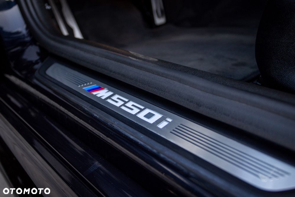 BMW Seria 5 M550i xDrive - 40
